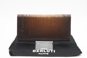 ☆安心の3大保証☆ ABランク ≪BERLUTI ベルルッティ/二つ折り長財布≫ スクリットレザー サンタル ロングウォレット CACAO INTENSO ブラ