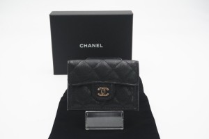 ☆安心の3大保証☆ ABランク ≪CHANEL シャネル/三つ折り財布≫ AP0230 マトラッセ キャビアスキン クラシック スモール フラップウォレ