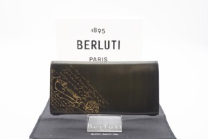 ☆安心の3大保証☆ Aランク ≪BERLUTI ベルルッティ/二つ折り長財布≫ カリグラフィ レザー 型押しロゴ グリーン ブラック 極美品 送料込