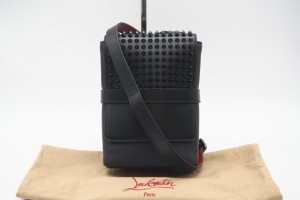 ☆安心の3大保証☆ ABランク ≪Christian Louboutin クリスチャン ルブタン/ショルダーバッグ≫ 1165000 スパイク スタッズ ベンチリポー