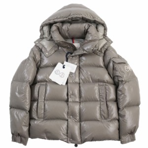 未使用品●MONCLER モンクレール 2022年製 MAYA マヤ 70周年記念 ロゴワッペン付 フーデッドダウンジャケット グレージュ 00 正規 メンズ