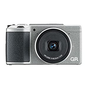 RICOH デジタルカメラ GRII Silver Edition APS-CサイズCMOSセンサー ローパスフィルタレス 175870(中古品)