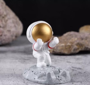 スマホホルダー 卓上 宇宙飛行士 置き物 iphone mini ipad スタンド 携帯スタンド メモ立て かわいい キャラクター クリスマス プレゼン