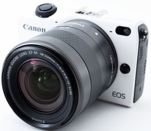 キヤノン ミラーレス CANON EOS M2 レンズキット ホワイト 中古 Wi-Fi搭載 新品SDカード付き 届いてすぐに使える