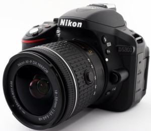 ニコン デジタル一眼 Nikon D5300 AF-P 18-55 VR レンズキット 中古 Wi-Fi搭載 新品SDカード付き 届いてすぐに使える