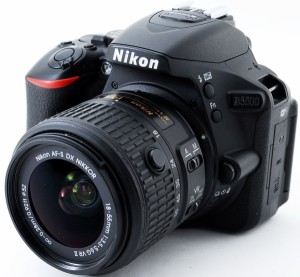 ニコン デジタル一眼 Nikon D5500 レンズキット ブラック 中古 Wi-Fi搭載 新品SDカード＆レンズフード付き 届いてすぐに使える