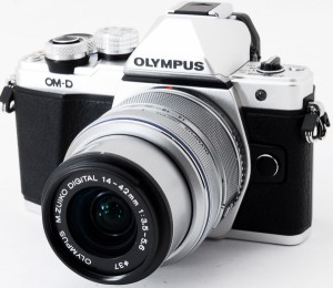 オリンパス ミラーレス OLYMPUS OM-D E-M10 Mark II レンズキット シルバー 中古 Wi-Fi搭載 新品SDカード付き