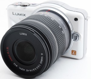 パナソニック ミラーレス Panasonic LUMIX DMC-GF3 ホワイト レンズキット 中古 新品SDカード付き 届いてすぐに使える