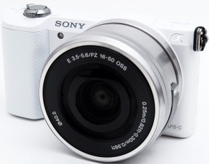 ソニー ミラーレス SONY α5000 パワーズームレンズキット ホワイト Wi-Fi搭載 中古 SDカード付き 届いてすぐに使える スマホに送れる