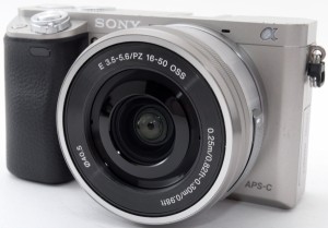 ソニー ミラーレス SONY α6000 レンズキット シルバー 中古 Wi-Fi搭載 新品SDカード付き 届いてすぐに使える