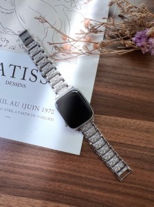 Apple Watchストーン付きメタルバンド 41/40/38mm シルバー　アップルウォッチ 大人女子 韓国ファッション トレンドコーデ Y２K お洒落女