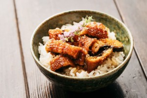 お取り寄せグルメ 送料無料 鰻楽 うなぎ蒲焼（きざみ） ギフト 送料無 お返し 内祝い