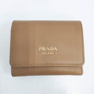 PRADA ソフトグレインレザー 財布 定価108900円 箱・タグ付き 1MH043 三つ折り財布 ブラウン レディース プラダ【中古】5-0614G♪