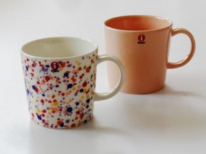 イッタラiittala　マグカップ　2個セット(アメジスト、パウダーピンク）【御結婚・新築・還暦御祝・熨斗・ギフト包装可能】