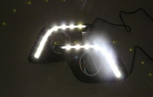 適用: マツダ 3 アクセラ 2014 LED DRL 高光度 ガイド フォグ ランプ デイタイムランニングライト AL-HH-0620 AL