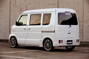 ダムド/DAMD Concept B Type2 リアハーフバンパー スズキ エブリィ DA64W/DA64V 〜2010年04月 未塗装品素地 バン用