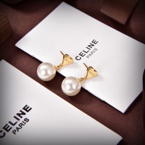 Celine セリーヌ新作スワロフスキー ピアス