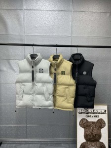 Stone Island 2023秋冬新作スタンドカラーダウンコットンベスト