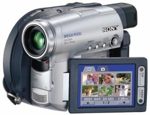 ソニー SONY DCR-DVD201 2.5型液晶モニター搭載 デジタルビデオ（中古品）