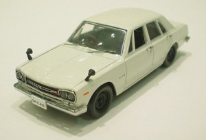 エブロ 1/43 スカイラインGT-R (PGC10)後期型白 43318 完成品（中古品）