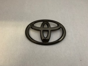 トヨタ　カラー　エンブレム　送料無料　ＭＸＡＡ５＃　ＲＡＶ４　リアトヨタマーク　ブラック　カーパーツ　純正　メッキ