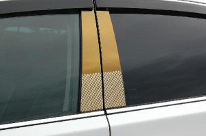 日産　ファサネイトピラー　市松模様風　Ｃ１１系　ティーダ　８Ｐ 鏡面ＨＹＰＥＲ　ゴールド　カーパーツ