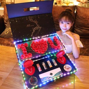 フラワーボックス ギフト ソープフラワー 母の日 バレンタインデー ホワイトデーバラ 造花 フラワー 石鹸花 枯れない花 アレンジメント  