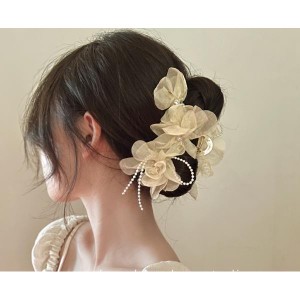 お花モチーフ　ヘッドドレス ホワイト ピンク アクセサリー クリップ ヘアアクセサリー フォーマル デート おしゃれ 人気商品 送料無料