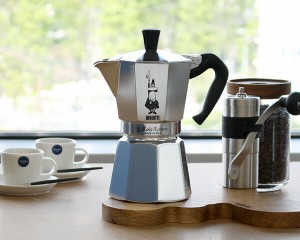 BIALETTI ビアレッティ モカエキスプレス 6カップ用  エスプレッソ コーヒーメーカー 直火 マキネッタ ギフト 結婚祝い プレゼント 贈り