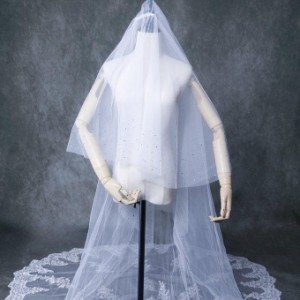 フランス風 ロングベール オフホワイト キラキラのハンドビーディング 繊細レース ウェディングドレス