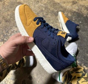 SB ダンク ロー デザートオークル アンド ミッドナイトネイビー Nike SB Dunk Low Desert Ochre and Midnight Navy 正規品 全国送料無料