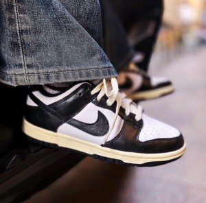 Nike WMNS Dunk Low PRM Vintage Black and White Panda ナイキ ウィメンズ ダンク ロー PRM ヴィンテージ ブラック アンド ホワイト