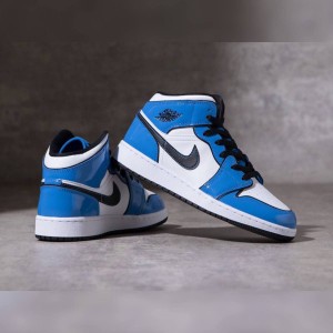 エアジョーダン1 ミッドSE シグナルブルー NIKE AIR JORDAN 1 MID SE SIGNAL BLUE 正規品 全国送料無料