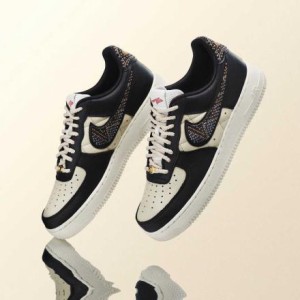 秋先取り　新品　NIKE AIR FORCE プレミアム　24cm