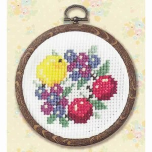 刺繍キット　ブルーベリーのフルーツリース　フープ付き　　