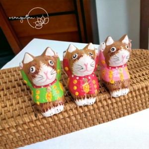 10000919　ネコ　バンザイ猫　ネコの置物　バリ雑貨　バリ木彫り　アニマル置物　アジアンアジアンインテリア