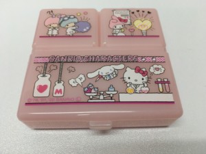 【2セット】ピルケース3ポケット 小分け 収納保管 (サンリオ キャラクター) お薬管理 くすり 薬 収納 薬入れ 保管 管理 入れ 錠剤 薬 サ