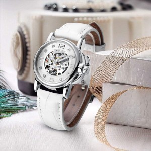 腕時計 レディース 機械式 自動巻き スケルトン 透かし彫り ユニーク ダイヤ ホワイト 革ベルト 可愛い おしゃれ 時計 ファッション ウォ