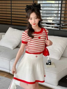 子供服 女の子 夏服 2点セット 着?せ 縞柄 カジュアル 可？い お出掛け 日常着 トップス スカート 2色あり 大人気 格好い