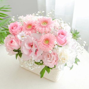 【アレンジメント】「ローズガーデン ロマンチック」 誕生日 お祝い プレゼント フラワーギフト 女性 母 入学 還暦 結婚 花 生花
