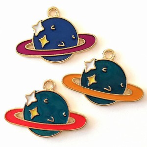 金属カラーチャーム  土星 惑星 サターン 全3色 2個 j6-4927