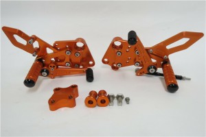 KTM DUKE 125 200 250 390 2018-2020 CNC 調整式 バックステップ 橙