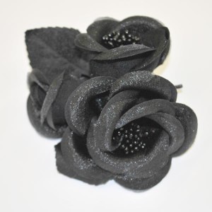 ツバキ風デザインの3輪花のコサージュ（ブラック）：R687