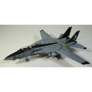 (中古品)ユニマックス 1/72 F-14A TOMCAT U.S.NAVY VF-154 BLACK KNIGHTS 完成品