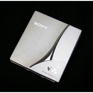 (中古品)SONY ソニー MZ-E720（S） シルバー ポータブルミニディスクプレーヤー MDLP対応 （ポータブルMDプレーヤー/MD再生専用機