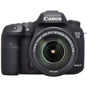 (中古品)Canon デジタル一眼レフカメラ EOS 7D Mark II EF-S18-135 IS STM レンズキット EF-S18-135mm