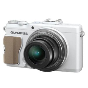 (中古品)OLYMPUS デジタルカメラ STYLUS XZ-2 1200万画素 裏面照射型CMOS F1.8-2.5レンズ ホワイト XZ-2 WH