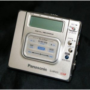 (中古品)Panasonic パナソニック SJ-MR220-S シルバー ポータブルMDレコーダー MDLP対応 （MD録音再生兼用機/録再/MDプ