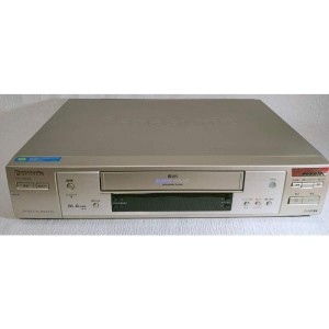 (中古品)パナソニック S-VHSビデオデッキ NV-SB660