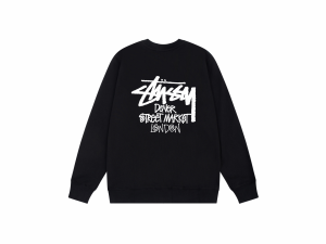 Stussyステューシーロンドンストリート限定です 丸首のパーカーです